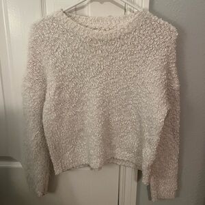 Women’s white warm and cozy sweater in size small